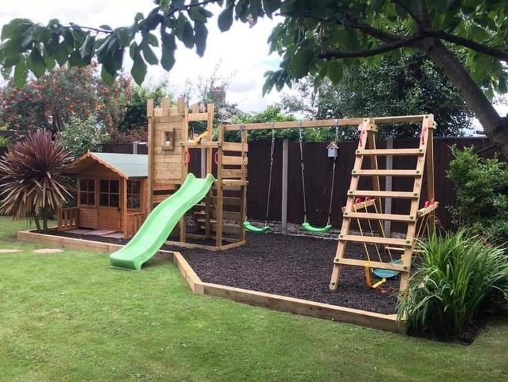 Comment concevoir un jardin adapté aux enfants et aux animaux