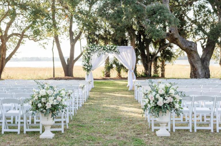 Aménagement paysagé pour les mariages en plein air : créer un décor naturel inoubliable